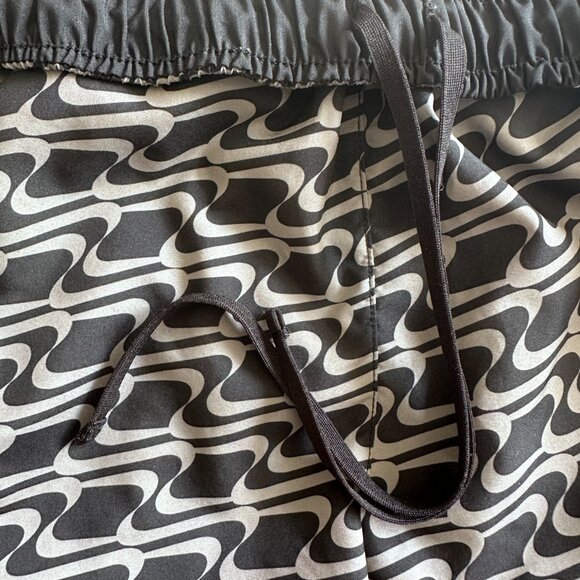 Nike Dri-FIT Tempo Icon Clash 3" Women's Running Shorts Black/Gray Sz MEDIUM - Picture 6 of 7